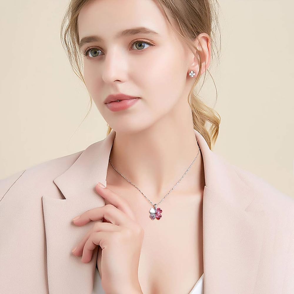 Clover Necklace in Metal | Sammen mot brystkreft