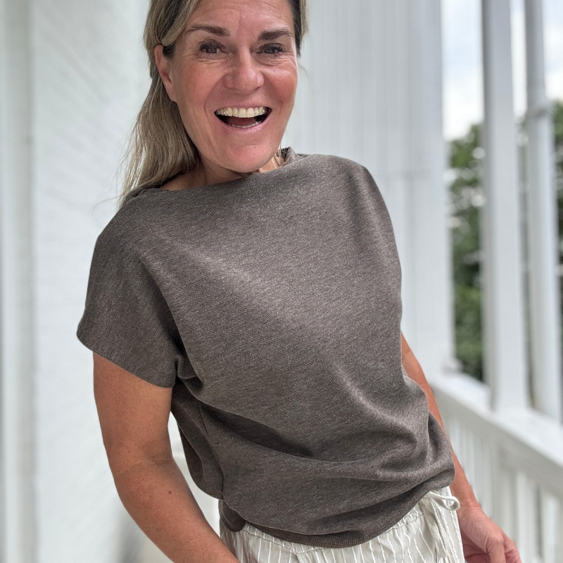 Ingrid™- Avslappet plissert topp