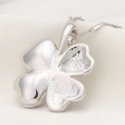 Clover Necklace in Metal | Sammen mot brystkreft