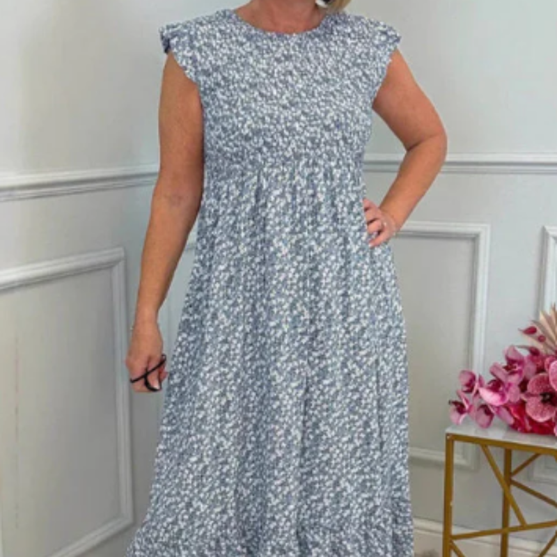 Ulina™- Elegant kjole med rysjermer