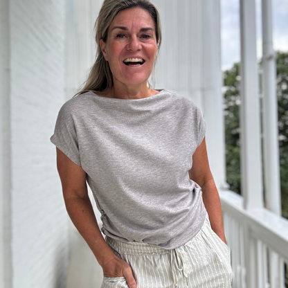 Ingrid™- Avslappet plissert topp