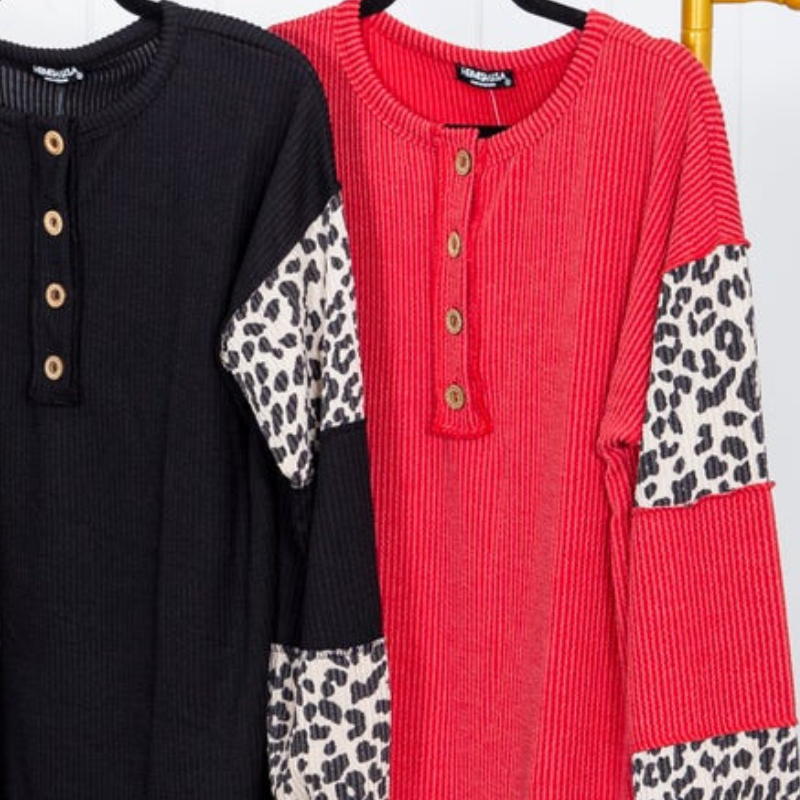 Zamira™- Topp med leopardermer